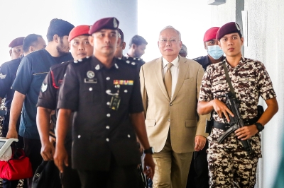 1MDB's RM2.28b went through many banks overseas before coming back to Malaysia and into Najib's accounts, Bank Negara analyst says - Vimarsana News