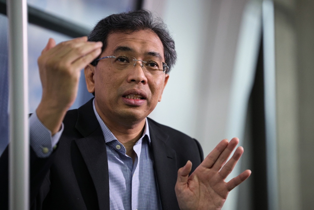 MRT Corp chief executive officer Datuk Mohd Zarif Hashim said the national project is now entering its peak phase and comprehensive construction activities will reach maximum level by June next year. — Bernama pic 
