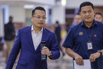 Nik Nazmi: Malaysia to regulate large power users, sees RM97.1b in energy savings by 2050 - Vimarsana News