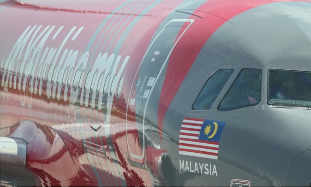 In a statement early this morning, MYAirline Sdn Bhd said it has come to this ‘extremely painful decision’ because of financial pressures that have made it necessary to suspend operations pending the shareholder restructuring and recapitalisation of the airline. — Bernama pic