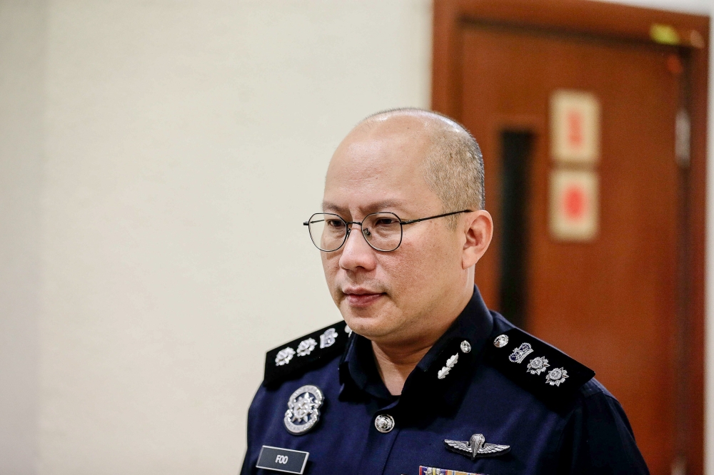 Investigating Officer Foo Wei Min is seen at the Kuala Lumpur Court Complex October 11, 2023. ― Picture by Sayuti Zainudin