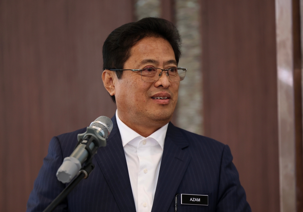 MACC Chief Commissioner Tan Sri Azam Baki said three mills were raided today while two more were raided yesterday. — Bernama pic 