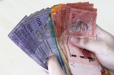Ringgit opens lower against US dollar amid cautious sentiment - Vimarsana News