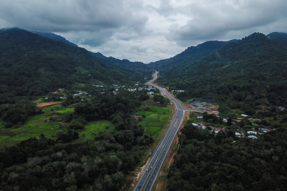 The Prime Minister said major road infrastructure projects in Sabah and Sarawak will continue to be intensified. — Picture by Yusof Mat Isa