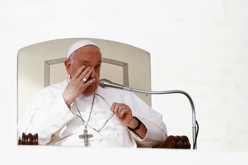 Speaking during his weekly audience in St Peter’s Square, Pope Francis did not mention the deadly Gaza hospital strike, for which Israelis and Palestinians are blaming each other.