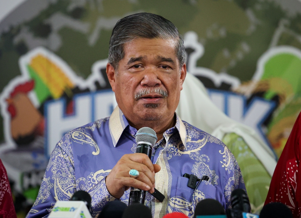 Agriculture and Food Security Minister Datuk Seri Mohamad Sabu said the ministry has implemented the new ceiling price for the Certified Paddy Seed Incentive programme in Peninsular Malaysia effective today. — Bernama pic