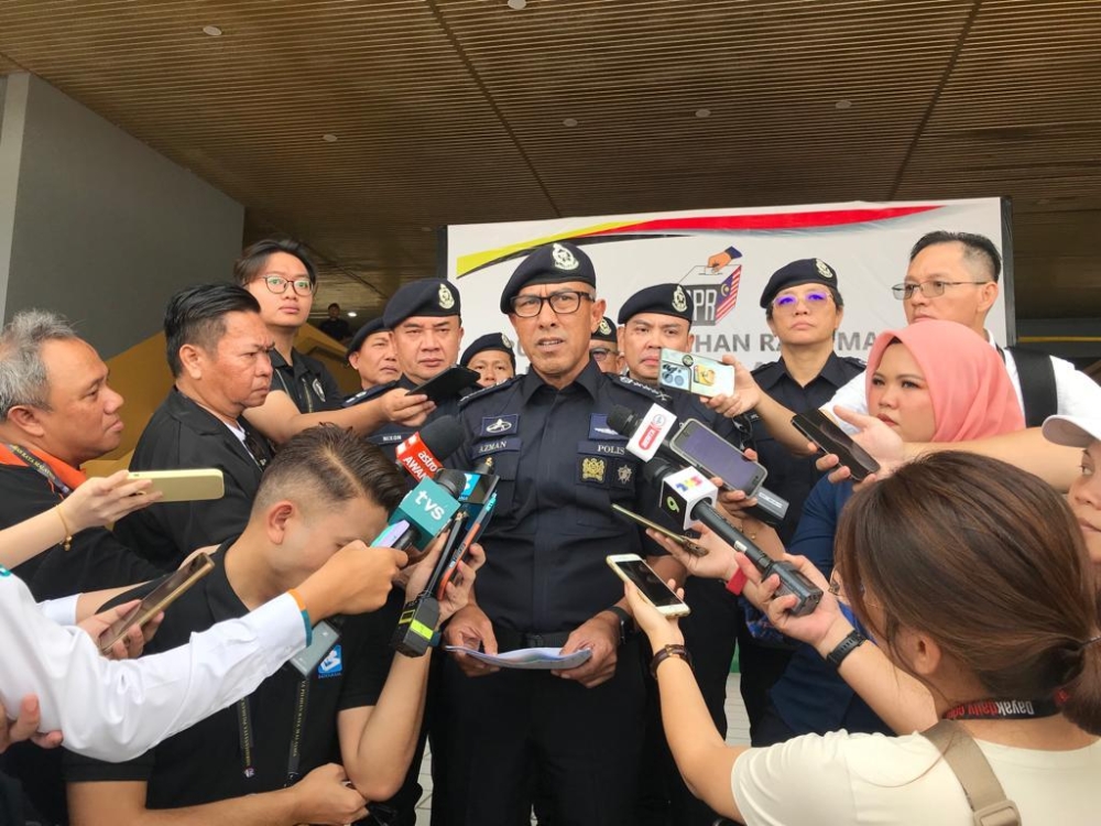 Sarawak Commissioner of Police Datuk Mohd Azman Sapri Abang Ahmad reminds the public to refrain from spreading fake news about the Jepak by-election. ― Borneo Post pic