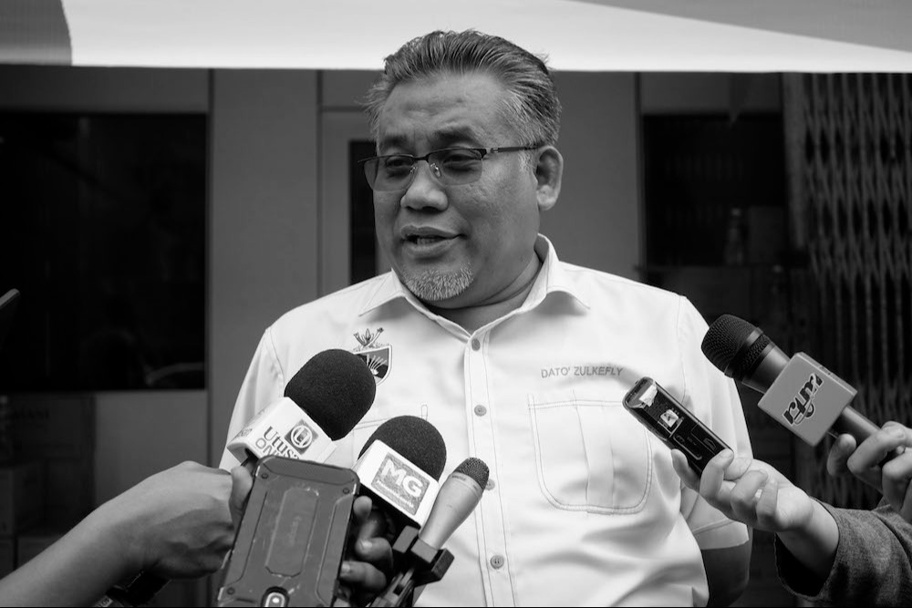 Former Negeri Sembilan State Assembly Speaker Datuk Zulkefly Mohamad Omar died at the age of 59 at Serdang Hospital today. — Picture by Yusof Mat Isa