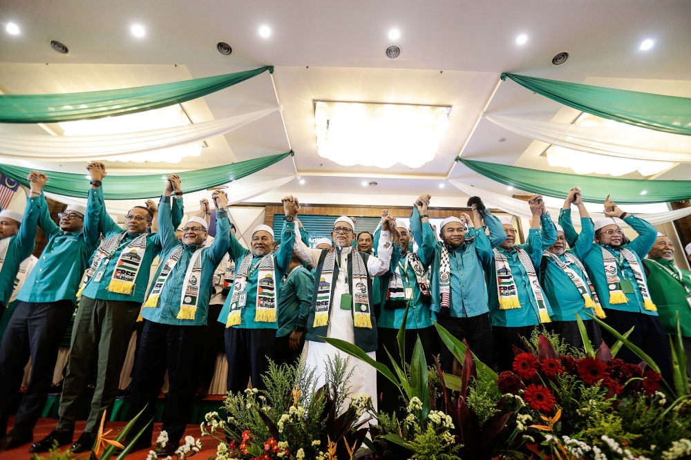 To convince non-Malays or non-Muslims, PAS must do away with views that give the impression that the party is extremist, said an analyst. — Picture by Sayuti Zainudin  