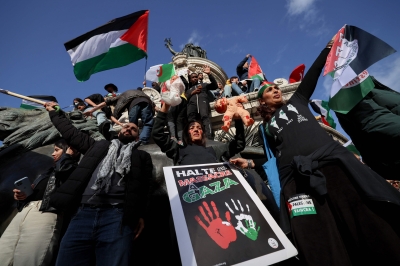 Paris crowd calls for end of 'massacre' in Gaza - Vimarsana News