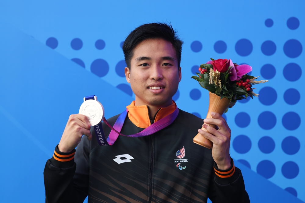 In the final at Huanglong Sports Centre Stadium, Eddy Bernaard clocked 11.86 seconds (s), just 0.26s behind the winner, Sri Lanka’s Nuwan Indika Gamage. Saudi Arabia’s Nour Mohammed S Asana took bronze in 12.07s. — Bernama pic 