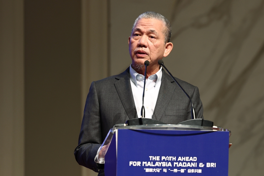 Deputy Prime Minister Datuk Seri Fadillah Yusof said the statistics from the Department of Occupational Safety and Health (DOSH) also revealed that there were 2.22 workers per 1,000 involved in occupational injuries and 2.06 workers per 10,000 involved in fatal occupational accidents. — Bernama pic 