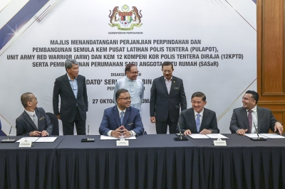 PM Anwar witnesses signing agreement for relocation to Port Dickson and redevelopment of Royal Military Police Corps training centre, Army Red Warrior acrobatic team - Vimarsana News
