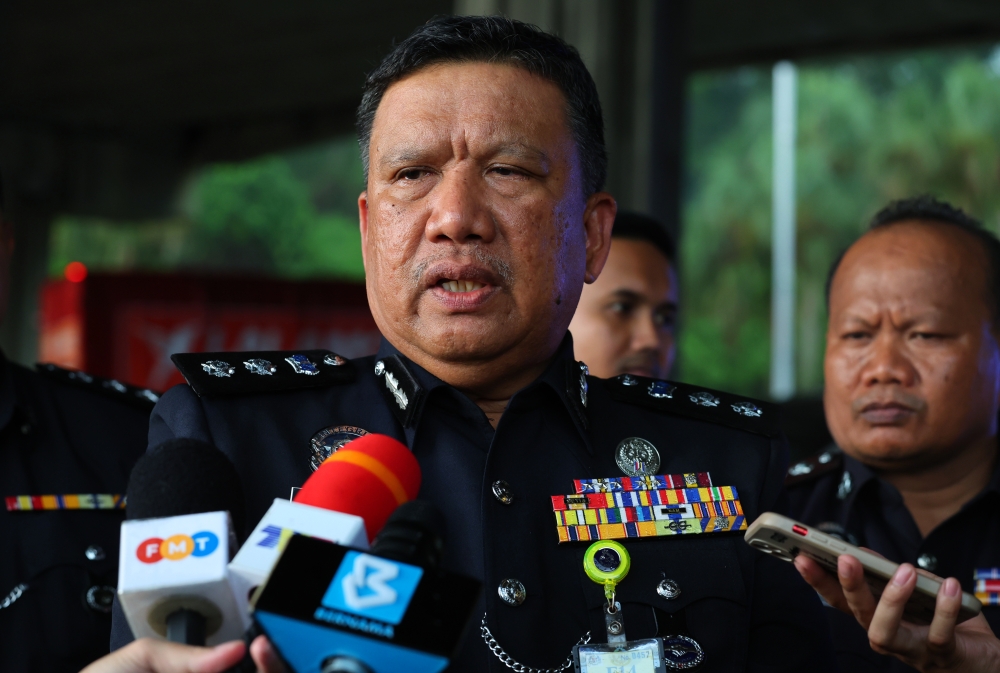 Putrajaya district police chief ACP A. Asmadi Abdul Aziz in a statement this evening asked the public not to make assumptions about the incident and if they were at the scene to report it to the police. — Bernama pic