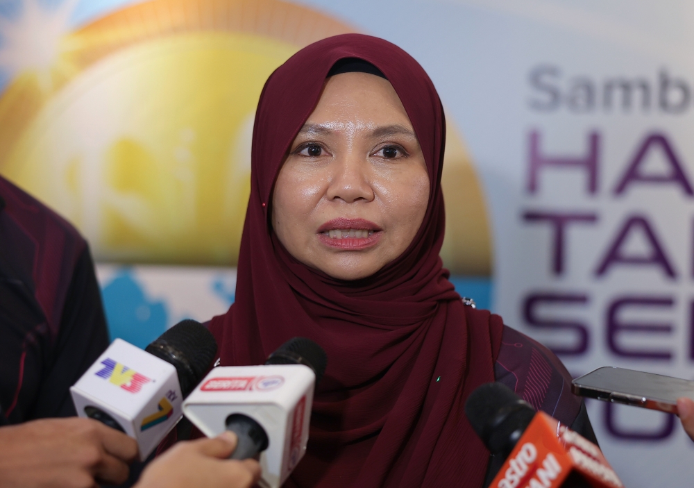 PTPTN chairman Datuk Norliza Abdul Rahim speaks to reporters at the closing ceremony of the Simpan SSPN Savings Month 2023 programme in Kuala Lumpur October 29, 2023. — Bernama pic