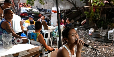 'We love singing': Filipinos find joy in karaoke - Vimarsana News