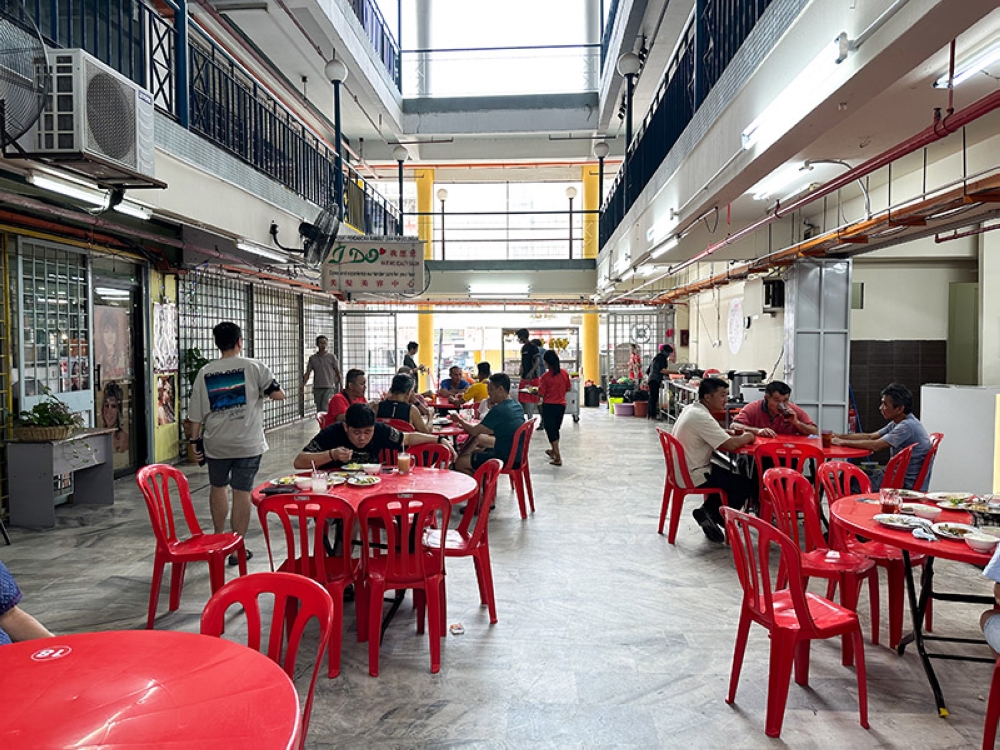 Dining here is comfortable here inside Plaza Ampang Jaya