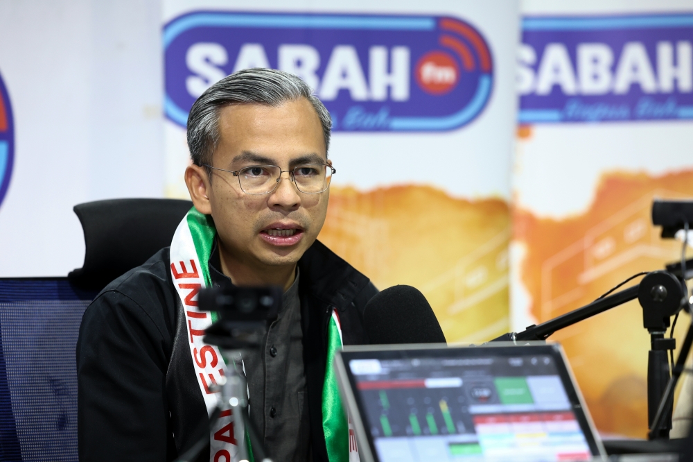 Communications and Digital Minister Fahmi Fadzil said the ministry is committed to assisting the Sabah government in strengthening telecommunications infrastructure development as part of efforts to address internet accessibility issues in the state. — Bernama pic