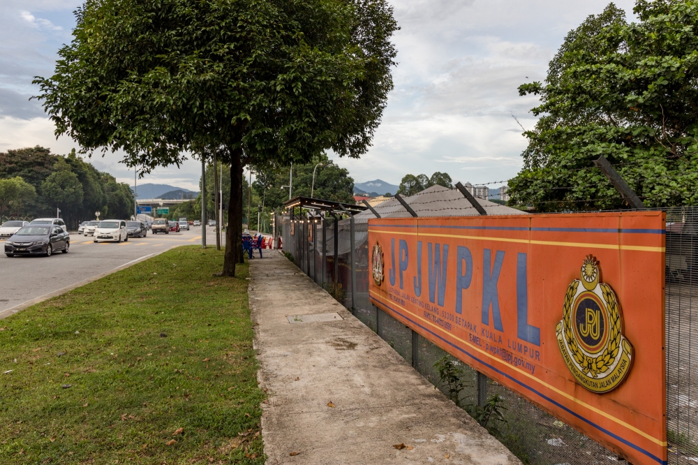 The Road Transport Department (JPJ) has extended the services contracts of MY EG Services Bhd and its wholly-owned unit, MY EG Sdn Bhd for three years. — Picture by Firdaus Latif 