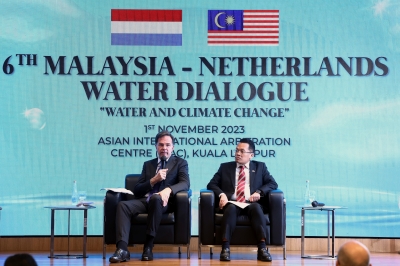 Nik Nazmi: Malaysia keen on developing flood mitigation pilot projects with the Netherlands - Vimarsana News