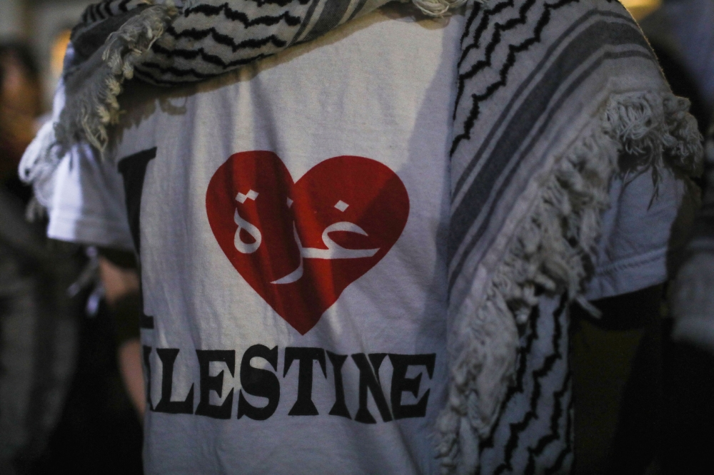 Jordanians gather during a protest in support of Palestinians in Gaza, amid the ongoing conflict between Israel and the Palestinian Islamist group Hamas, in Amman, Jordan, October 31, 2023. — Reuters pic