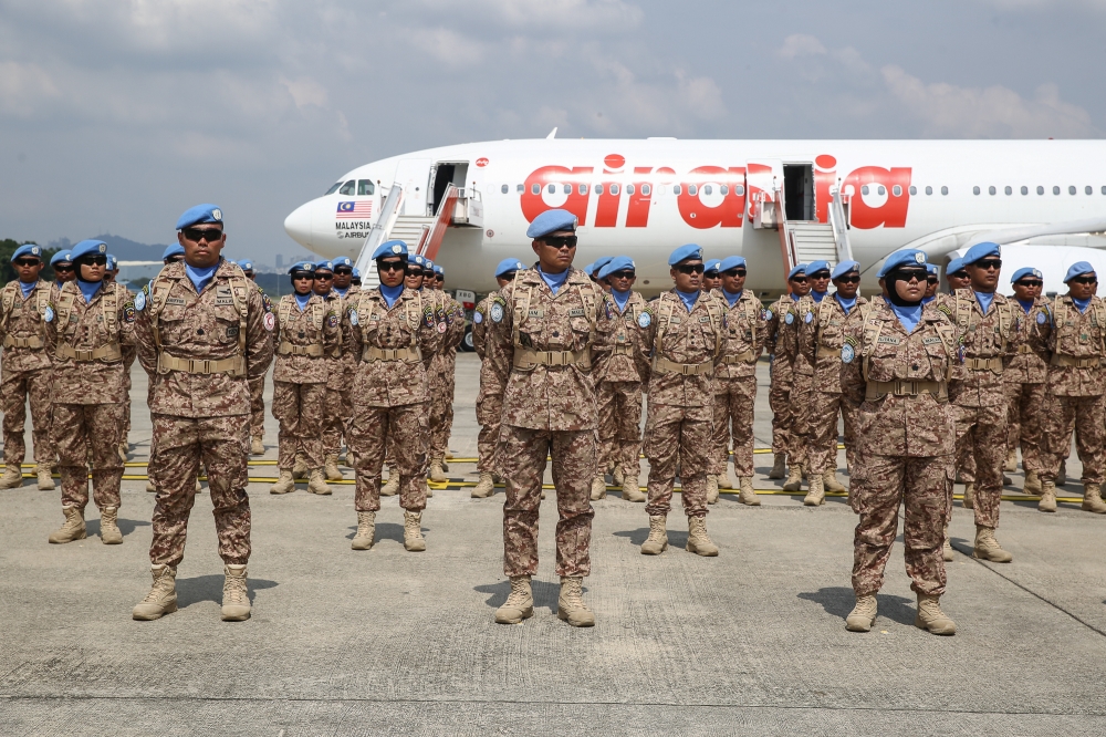 The first batch of Malaysian Battalion 850-11 (Malbatt 850-11) troops are seen before they depart for the United Nations Interim Force in Lebanon (Unifil) at the Subang Air Base November 2, 2023. — Picture by Yusof Mat Isa