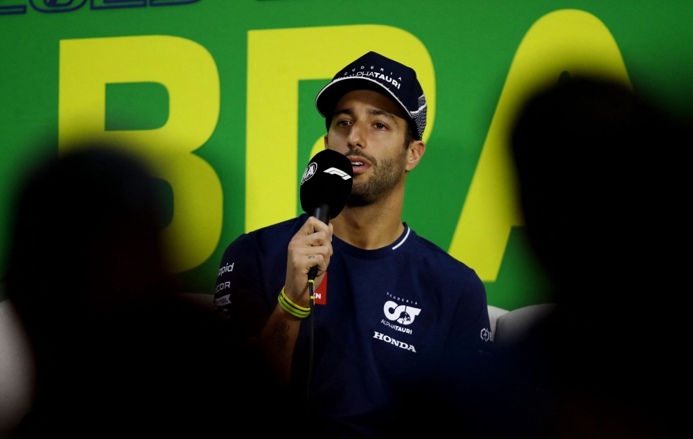 Alonso, Ricciardo reject speculation over Red Bull move | Malay Mail