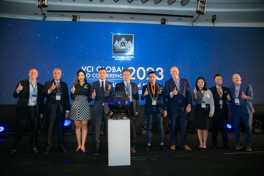 (From left) Ross Carmel, Dan McClory, Datuk Karen Liew, Datuk Victor Hoo, Tony Tian, Datuk Vincent Hong, Michael J. Blankenship, Ying Li, Jason Ye and Drew Bernstein.