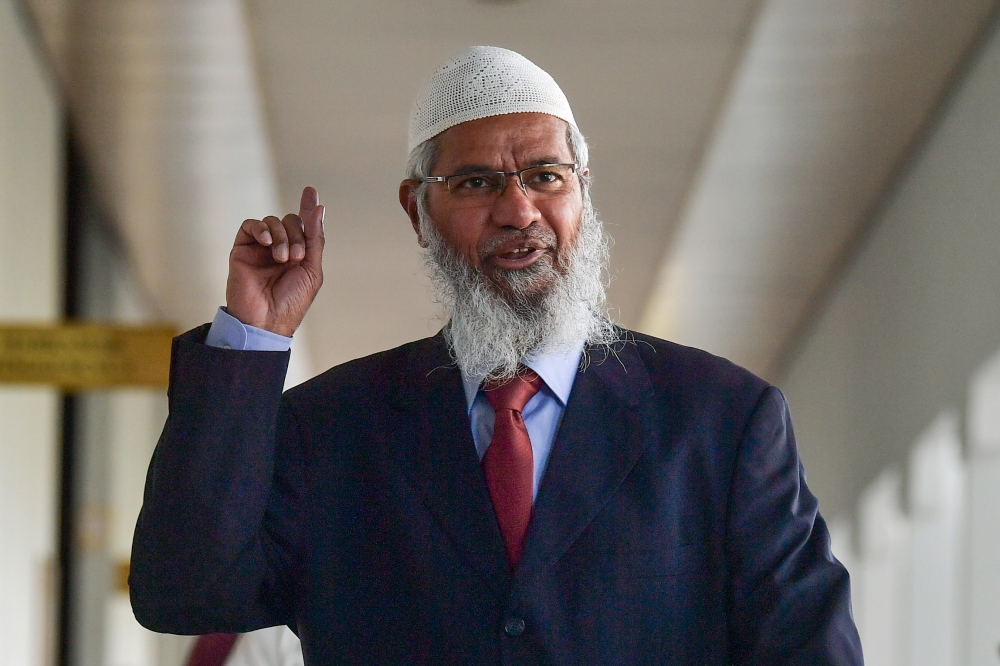 Muslim preacher Dr Zakir Naik (pic) thanked the High Court of Malaysia for ordering Ramasamy to pay him the damages for defamation. — Bernama pic
