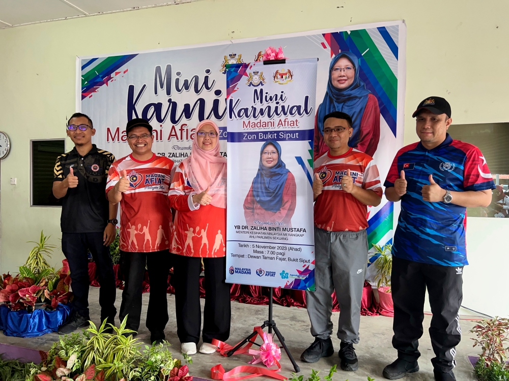Health minister Dr Zaliha Mustafa at the Madani Afiat Mini Carnival at Taman Fajar hall, Bukit Siput in Segamat November 5, 2023. — Bernama pic