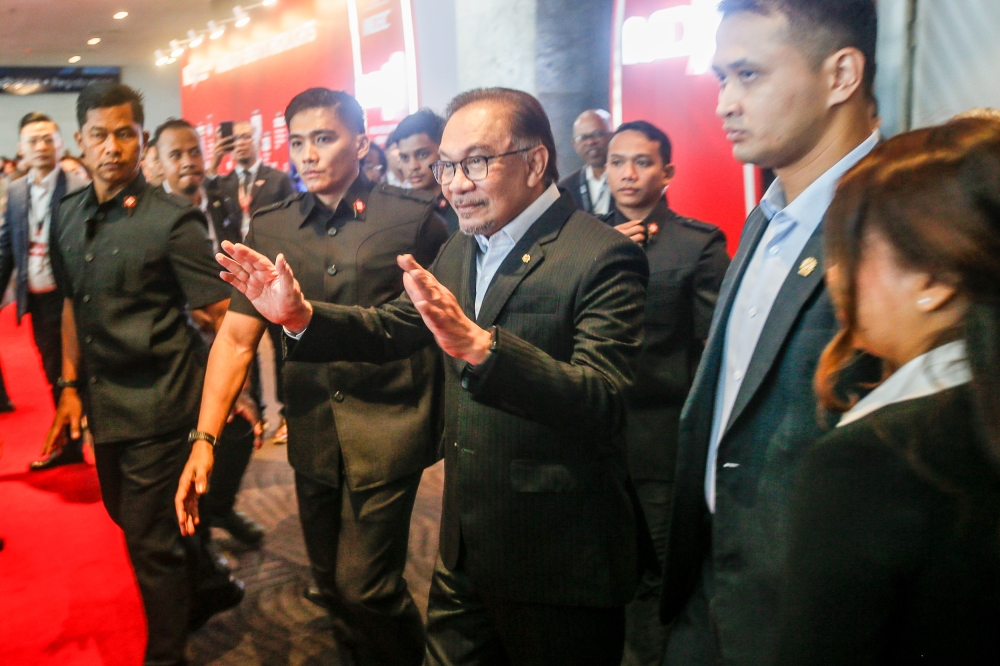 Prime Minister Datuk Seri Anwar Ibrahim at the launch of the Malaysia Digital Expo in Kuala Lumpur Nov 6. 2023. — Picture by Hari Anggara