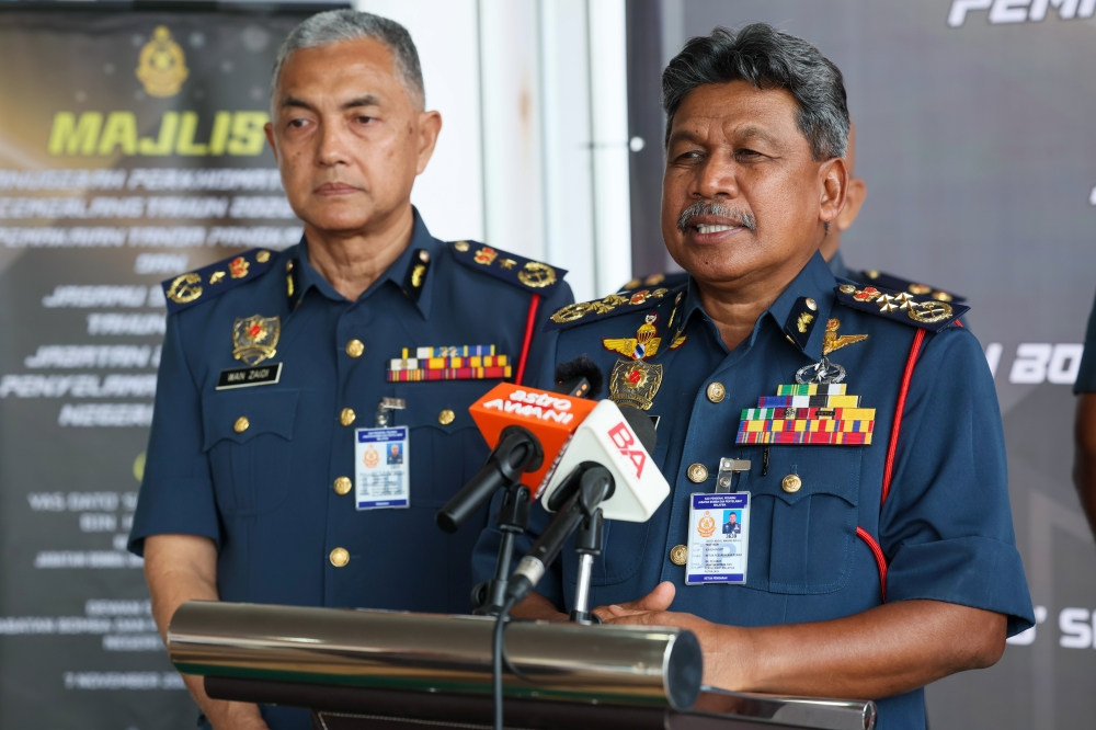 Malaysian Fire and Rescue Department (JBPM) director-general Datuk Seri Abdul Wahab Mat Yasin reminded residents to bring along important documents and basic necessities when instructed to evacuate. — Bernama pic 