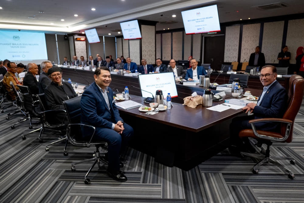 Prime Minister Datuk Seri Anwar Ibrahim chairs the National SDG Council 2023 meeting in Putrajaya, November 7, 2023. — Picture from Facebook/Anwar Ibrahim 