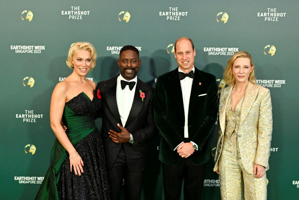 Britain's Prince William, actress Cate Blanchett, actress Hannah Waddingham and actor Sterling K. Brown pose for a picture on the green carpet for the Earthshot Prize Awards in Singapore November 7, 2023. — Reuters pic