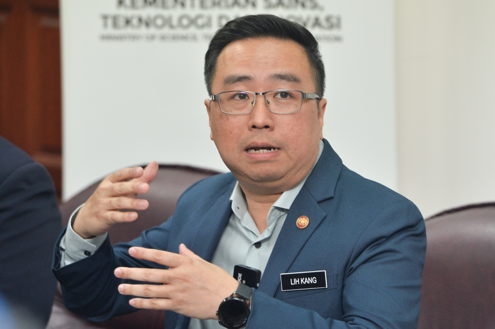 Ministry of Science, technology and Innovation Chang Lih Kang said the issue of food security in Malaysia can be tackled by accelerating the growth of biotechnology, particularly in agro-biotechnology. — Picture by Miera Zulyana 