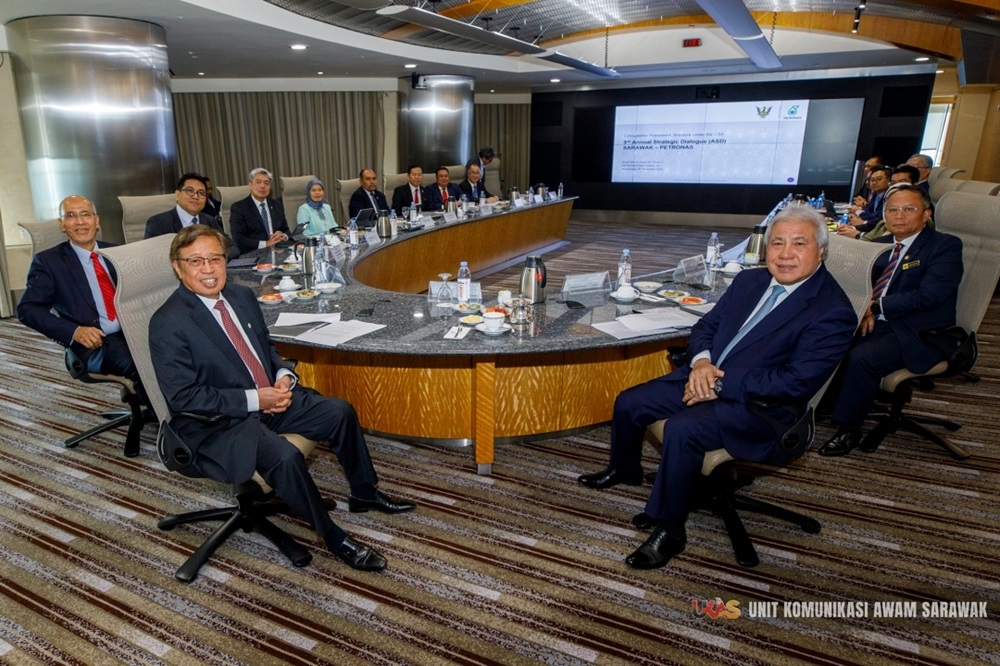 (From left) Petronas chairman Tan Sri Mohd Bakke Salleh, Sarawak Premier Tan Sri Abang Johari Openg, Deputy Premier Datuk Amar Awang Tengah Ali Hasan and others before the start of the dialogue session. — Picture courtesy of the Sarawak Public Communications Unit