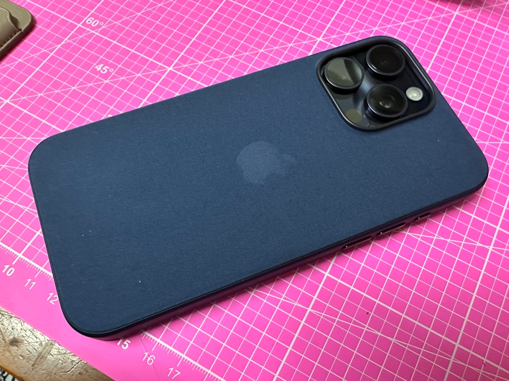 Overheating issues and some bugs might sour early adopters impressions of the iPhone 15 Pro Max. — Picture by Erna Mahyuni