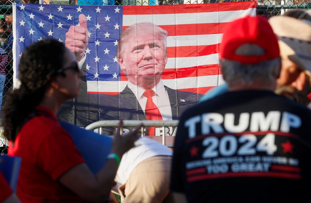 Hotel entrepreneur Robert Bigelow, Republican presidential hopeful Ron DeSantis’ biggest donor, is switching his support to Donald Trump, but he will not give the former president any money until he is sure he is not headed to prison. —  Reuters