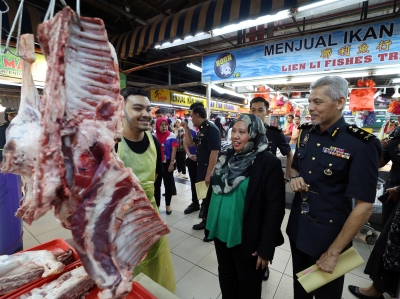 Johor Domestic Trade Ministry submits investigation papers of exorbitant seafood restaurant case to DPP - Vimarsana News