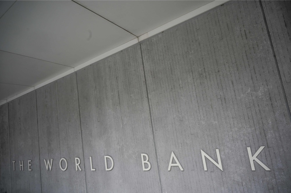 The World Bank today provided Sri Lanka US$150 million (RM706 million) to underwrite savings of millions of depositors in a move that highlights the bankrupt country’s financial fragility as it recovers from a crisis last year. — AFP pic