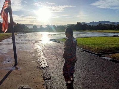 Flash flood forces Lawas Airport to close till Nov 12, 12 flights cancelled - Vimarsana News