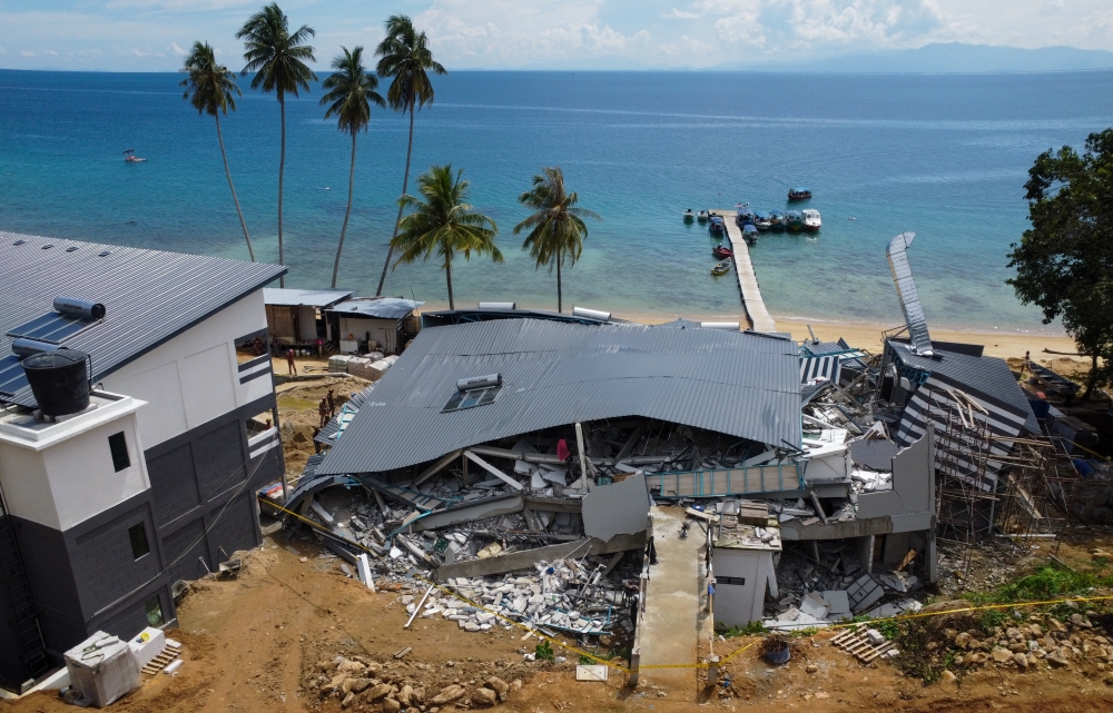 Another victim who was buried alive after a building under construction collapsed at a resort on Pulau Perhentian near here on Thursday, succumbed to his injuries early this morning. —  Bernama pic