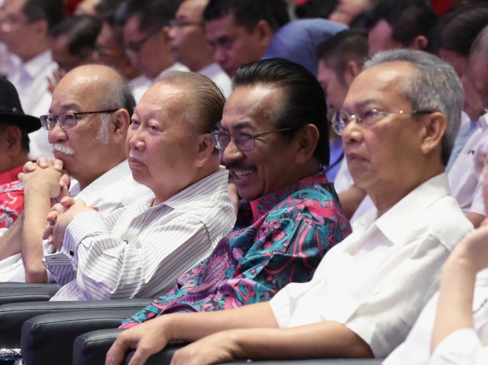 Former Sabah chief ministers (from right) Datuk Seri Osu Sukam, Tan Sri Musa Aman, Tan Sri Joseph Pairin Kitingan and Datuk Yong Teck Lee at Parti Gagasan Rakyat Sabah’s inaugural annual congress at the Sabah International Convention Centre in Kota Kinabalu, November 13, 2023. — Bernama pic 