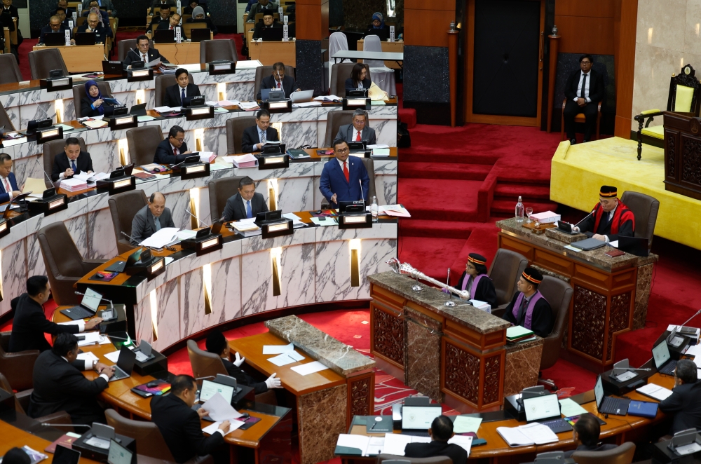 Selangor Menteri Besar Datuk Seri Amirudin Shari says the state government expects its revenue collection to increase by another RM100 million following the introduction of three new measures starting next year. ― Bernama pic