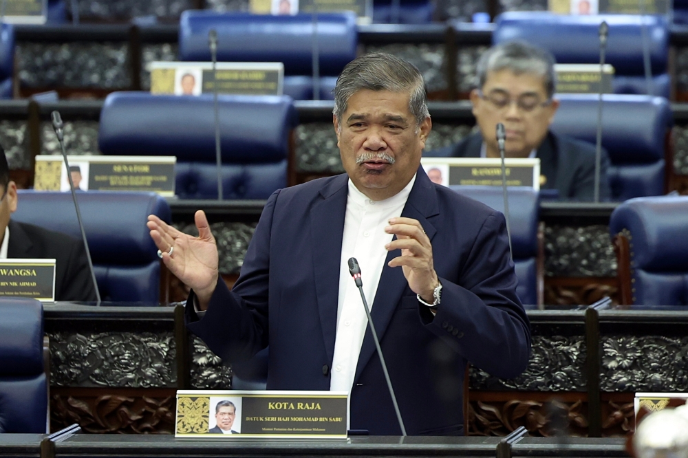 Minister Datuk Seri Mohamad Sabu said that besides disrupting the local market, the entry of these goats also raises health concerns as they have not undergone monitoring and inspection by the Department of Veterinary Services. — Bernama pic