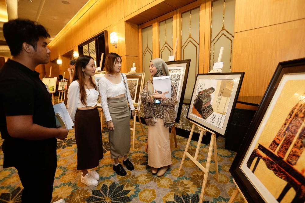 Usaha Tegas Heritage art competition featured 25 winning artworks from student artists at its 23rd edition yesterday. — Picture by Sayuti Zainudin 
