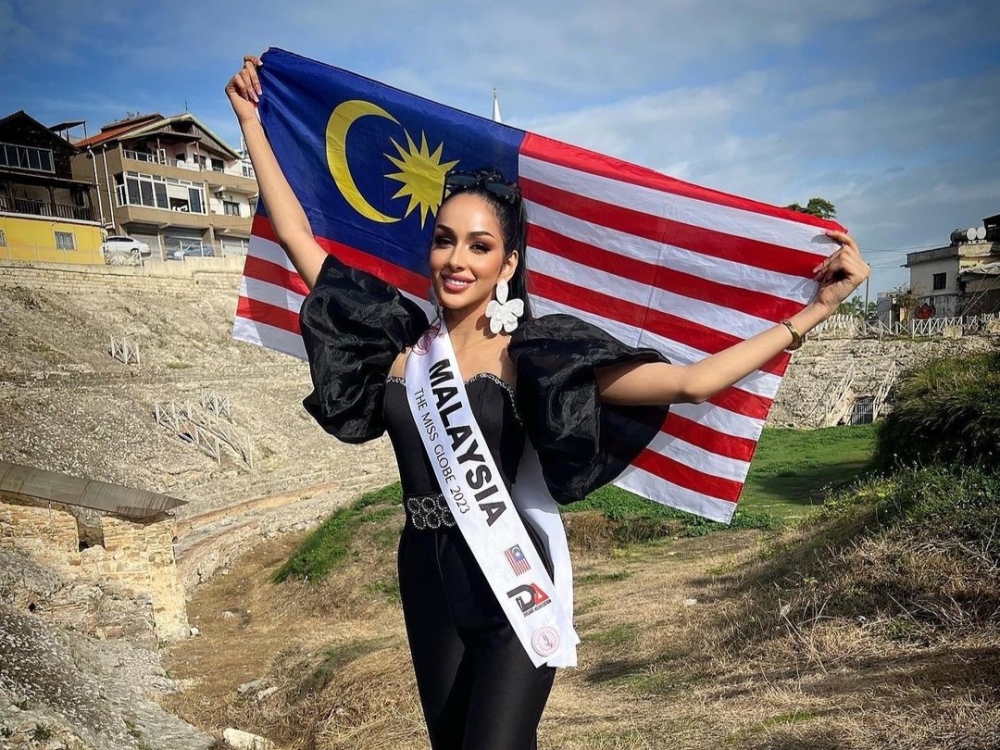 Model Manvin Khera had made the country proud as Malaysia’s first Miss Globe. — Picture via Instagram/aanvikher