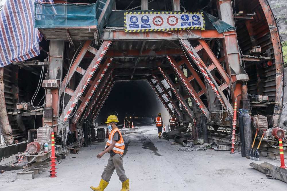 A general view inside the tunnel for the East Coast Rail Link project in Kuantan tunnel March 6, 2023. MRL today clarified that the ECRL passenger train will travel at a maximum speed of 160km/h, dismissing claims from recent media reports suggesting that it could more than double its speed to 351km/h. — Picture by Hari Anggara