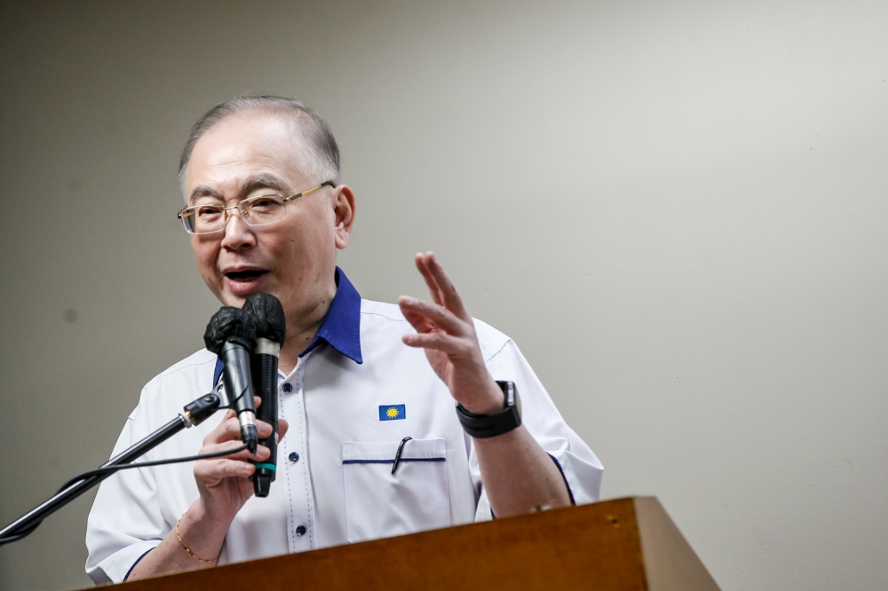 MCA president Datuk Seri Wee Ka Siong said the crack squad of the organisation has extensive experience in dealing with floods and have made appropriate preparations to deal with the monsoon season. — Picture by Hari Anggara