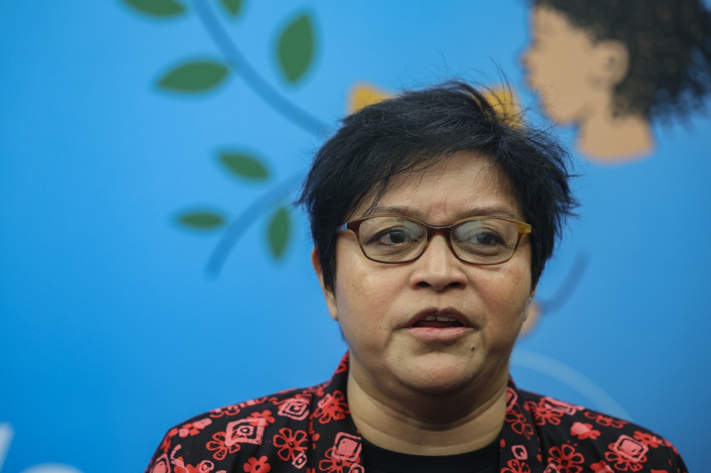 Datuk Seri Azalina Othman Said said 94 per cent of children in Malaysia are already active internet users; as such they should be given the opportunity to play a prominent role in deciding their own futures. — Bernama pic